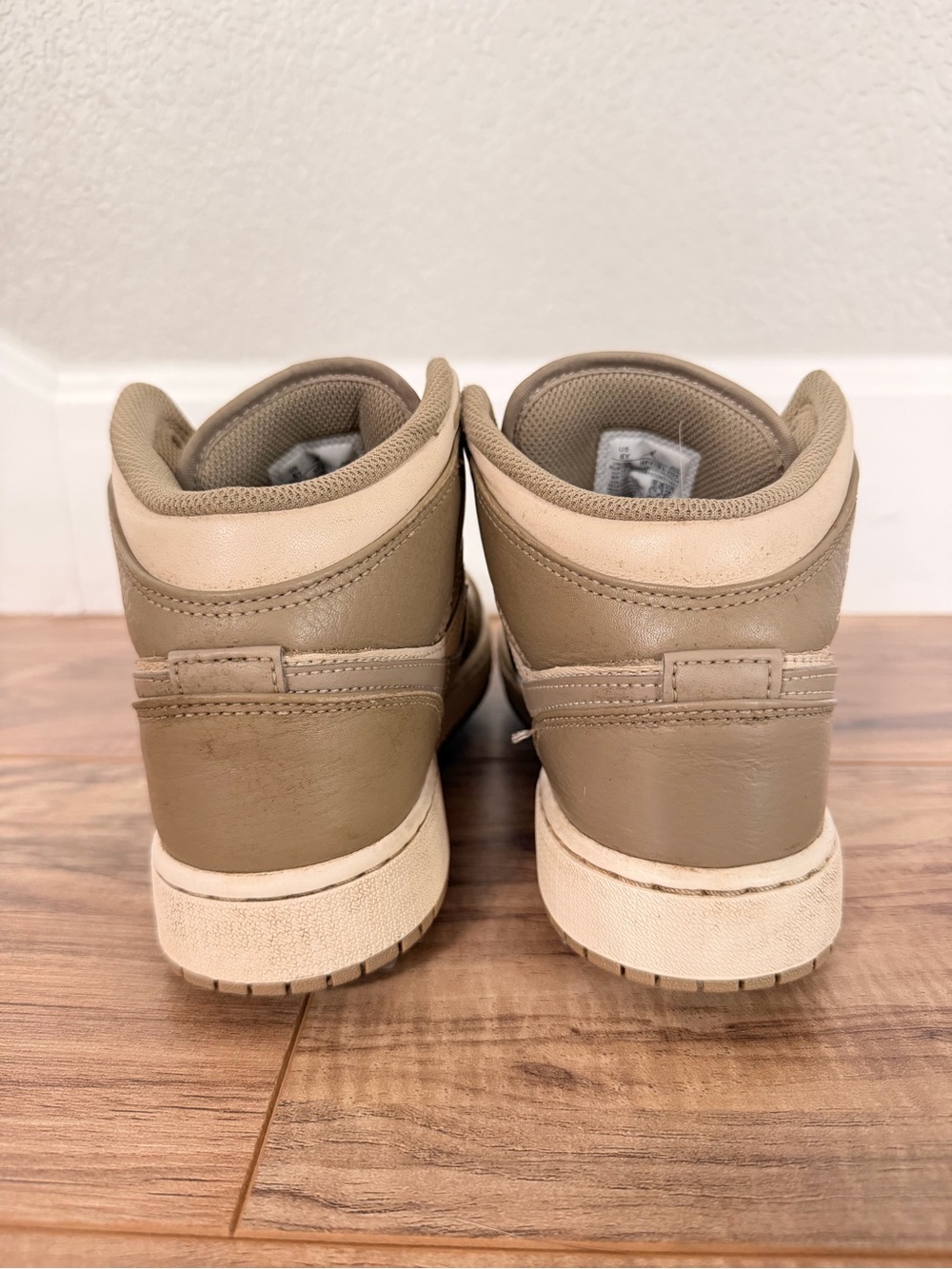 Nike Air Jordan 1 w/ Golfkicks DIY Spikes Mid Taupe Cream High-Top Golf Shoes 6 - Picture 4 of 8